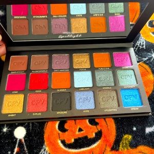 OPVBEAUTY Spotlight Palette